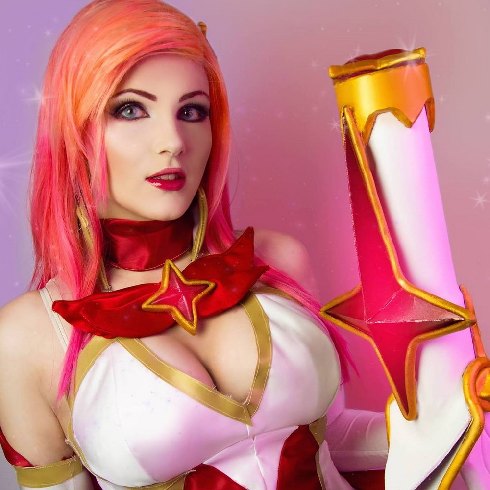 Callmesloo. Helly Valentine Miss Fortune. Horo von Kaida Cosplay. Star Guardian Cosplay.